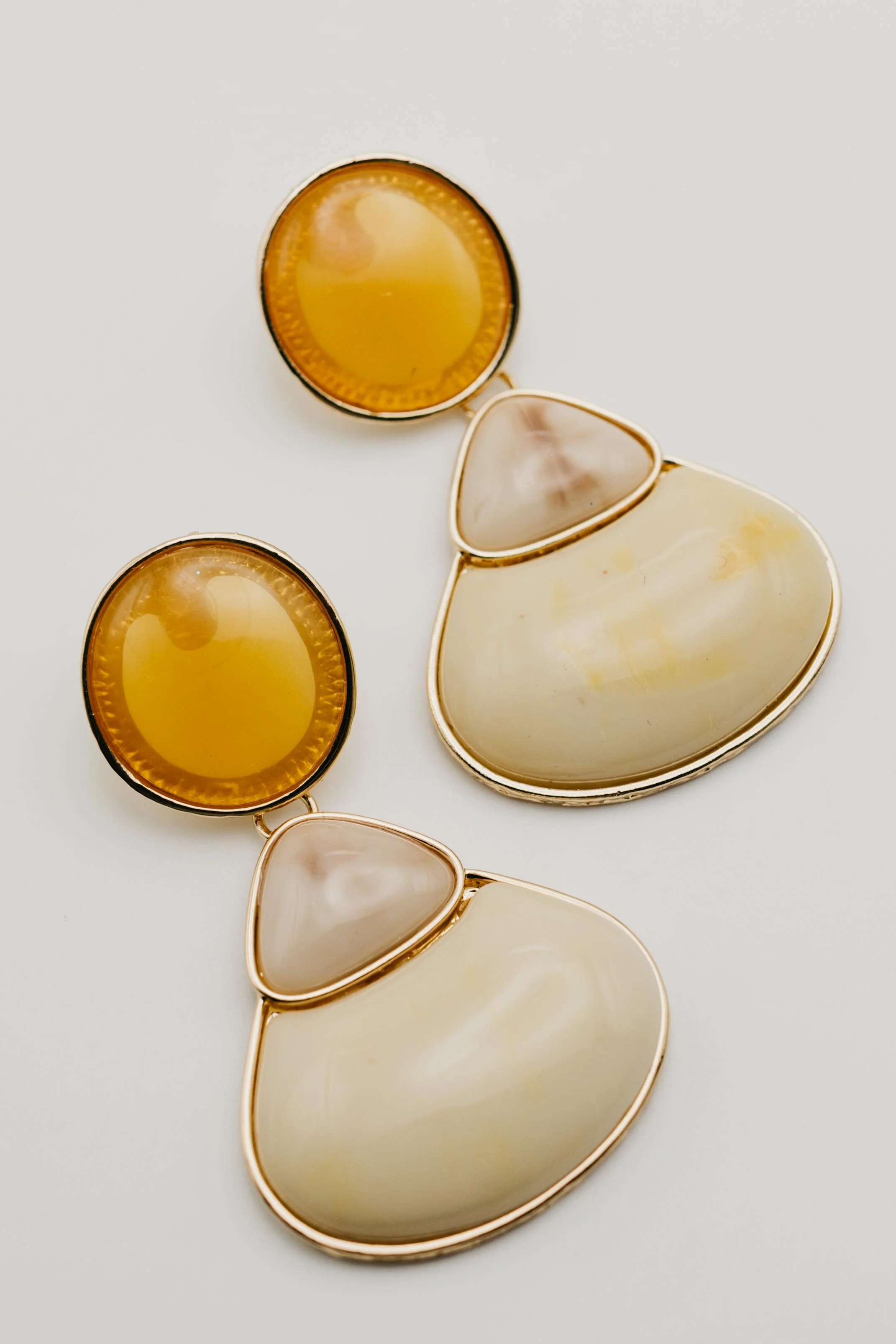 The Abby Shell Drop Earring - Image 2