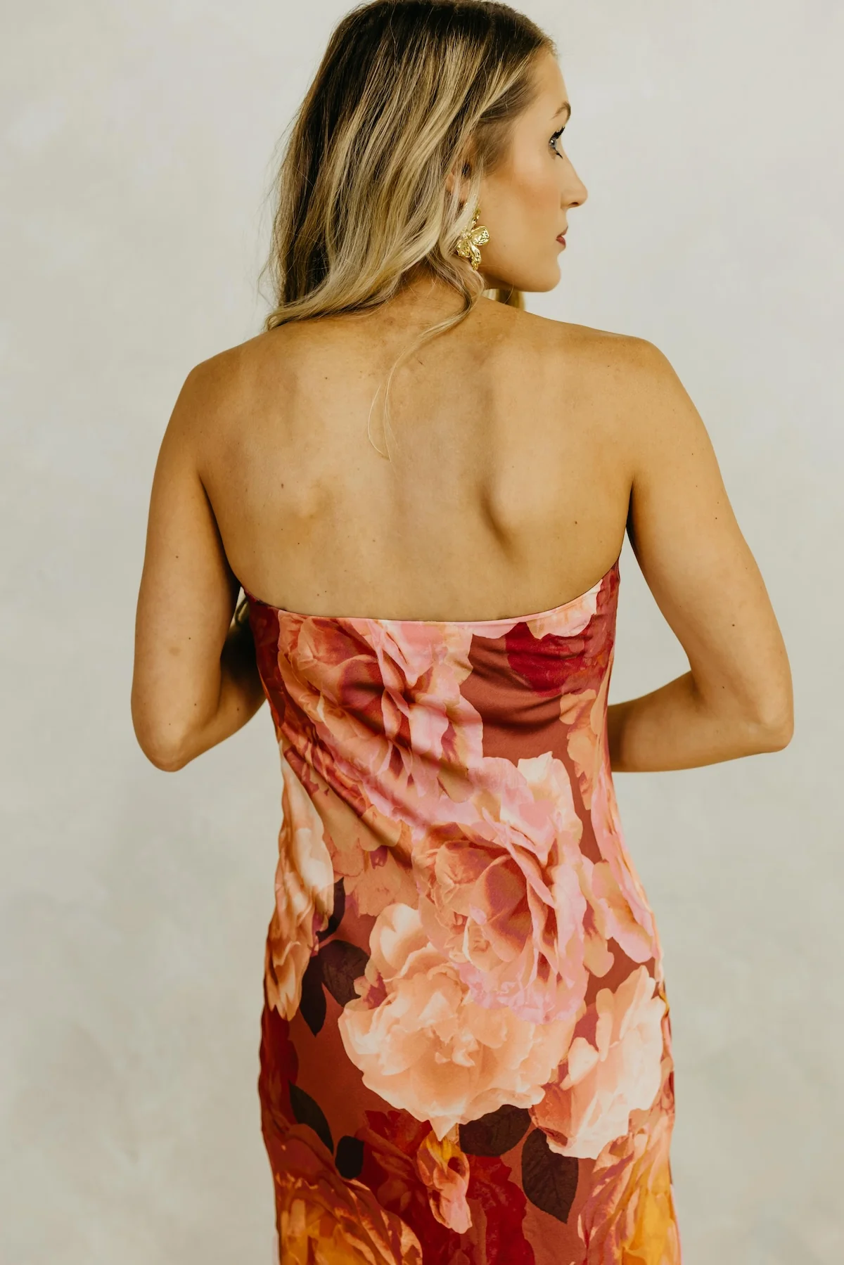 The Alani Floral Tie Back Maxi Dress - Image 8