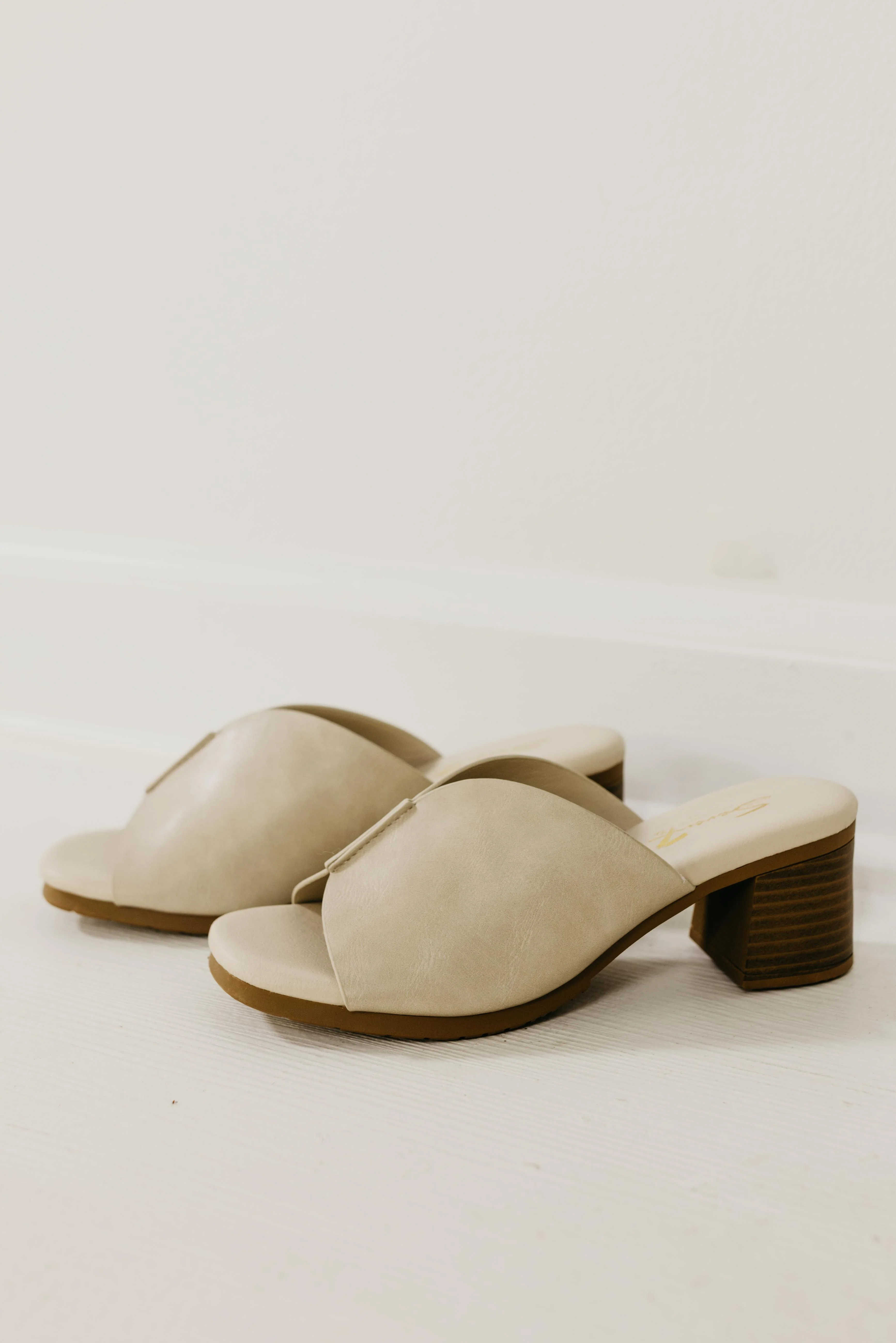 The Daniel Block Heel Mule - Image 3
