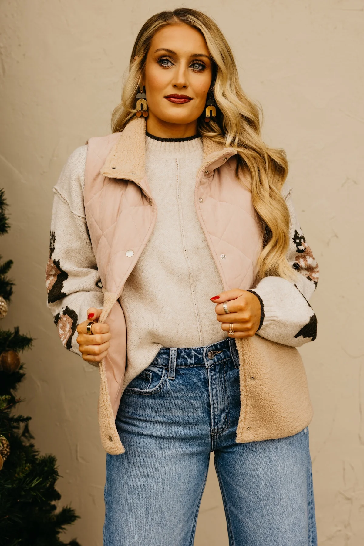The Harriet Quilted Shearling Vest - Image 11