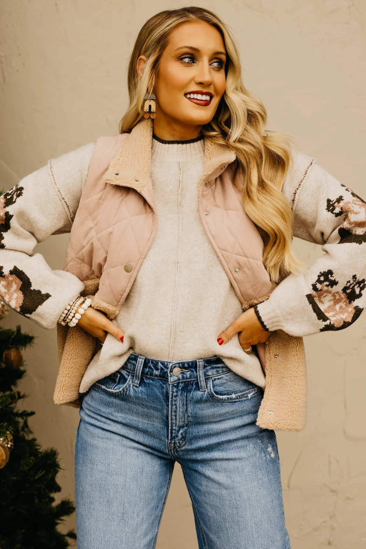 The Harriet Quilted Shearling Vest - Image 12