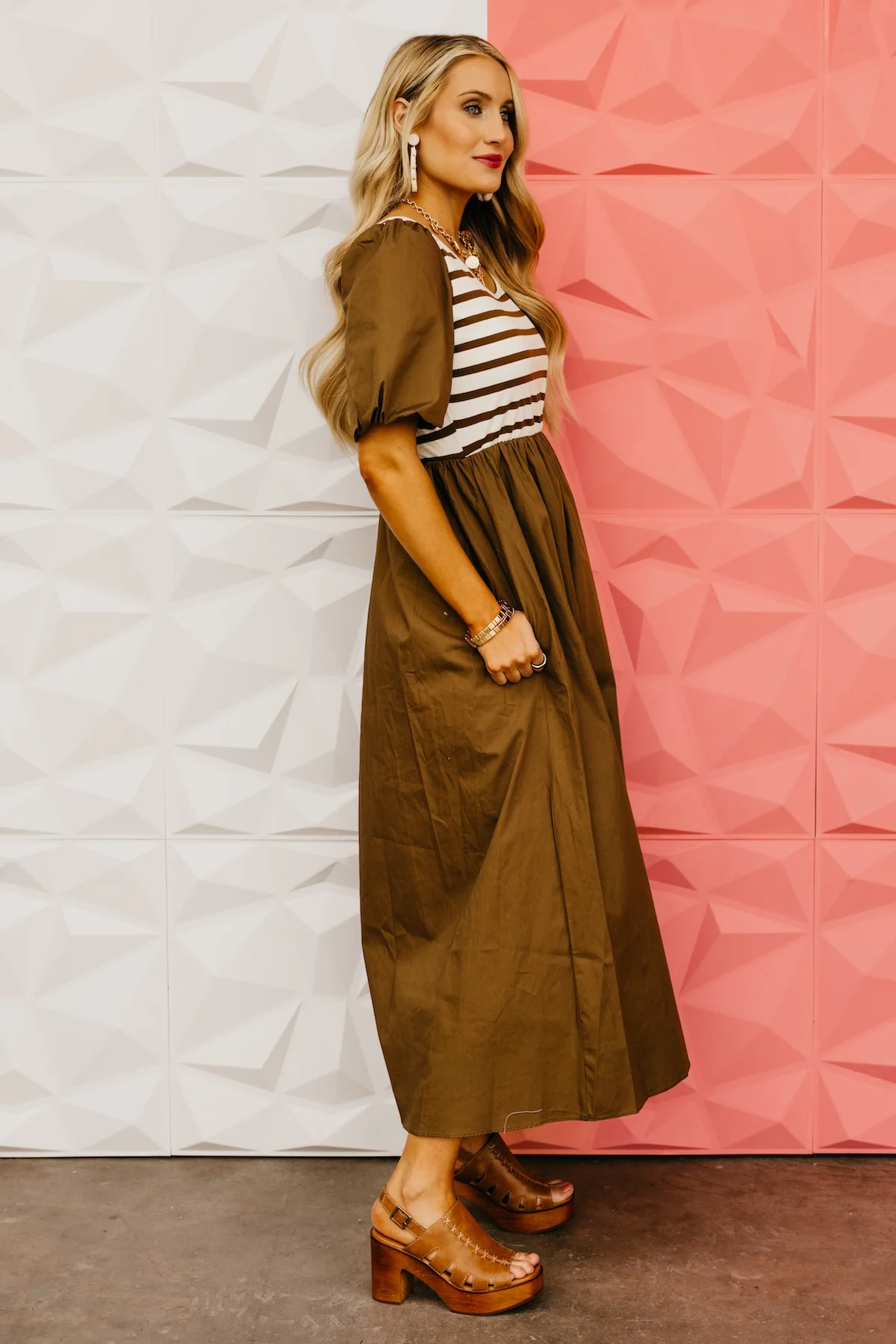 The Jayda Balloon Sleeve Midi Dress - Image 15