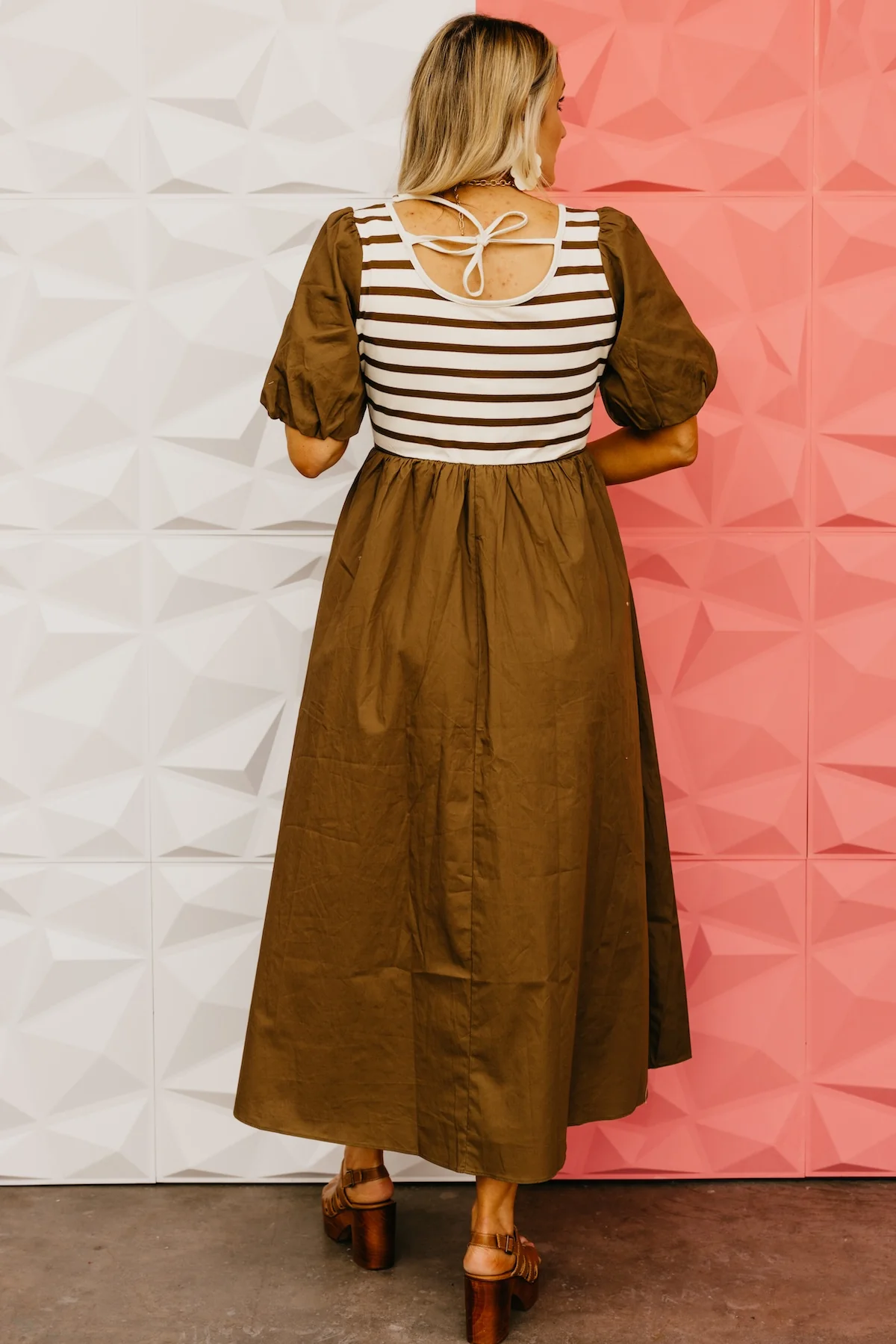 The Jayda Balloon Sleeve Midi Dress - Image 16
