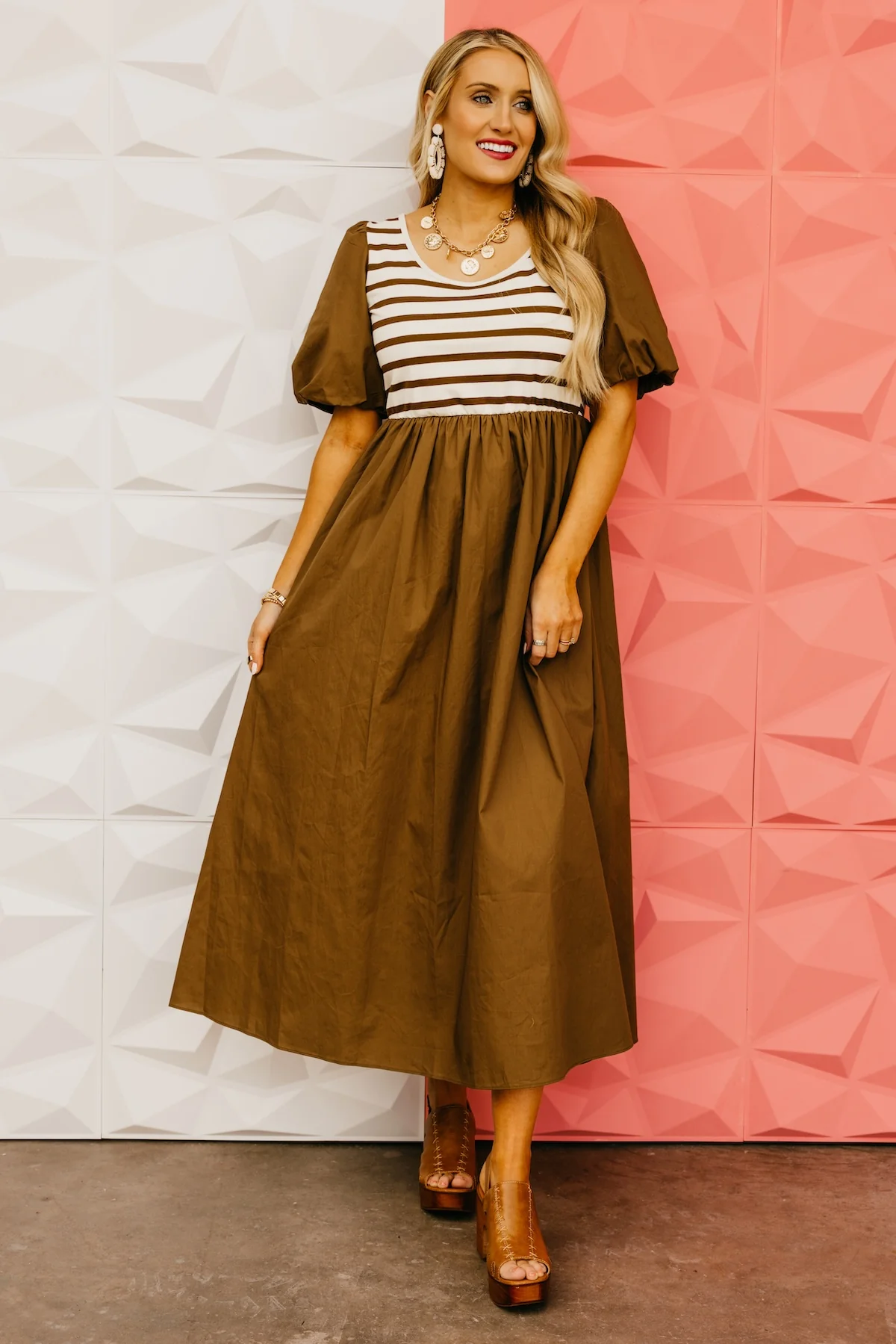 The Jayda Balloon Sleeve Midi Dress - Image 8