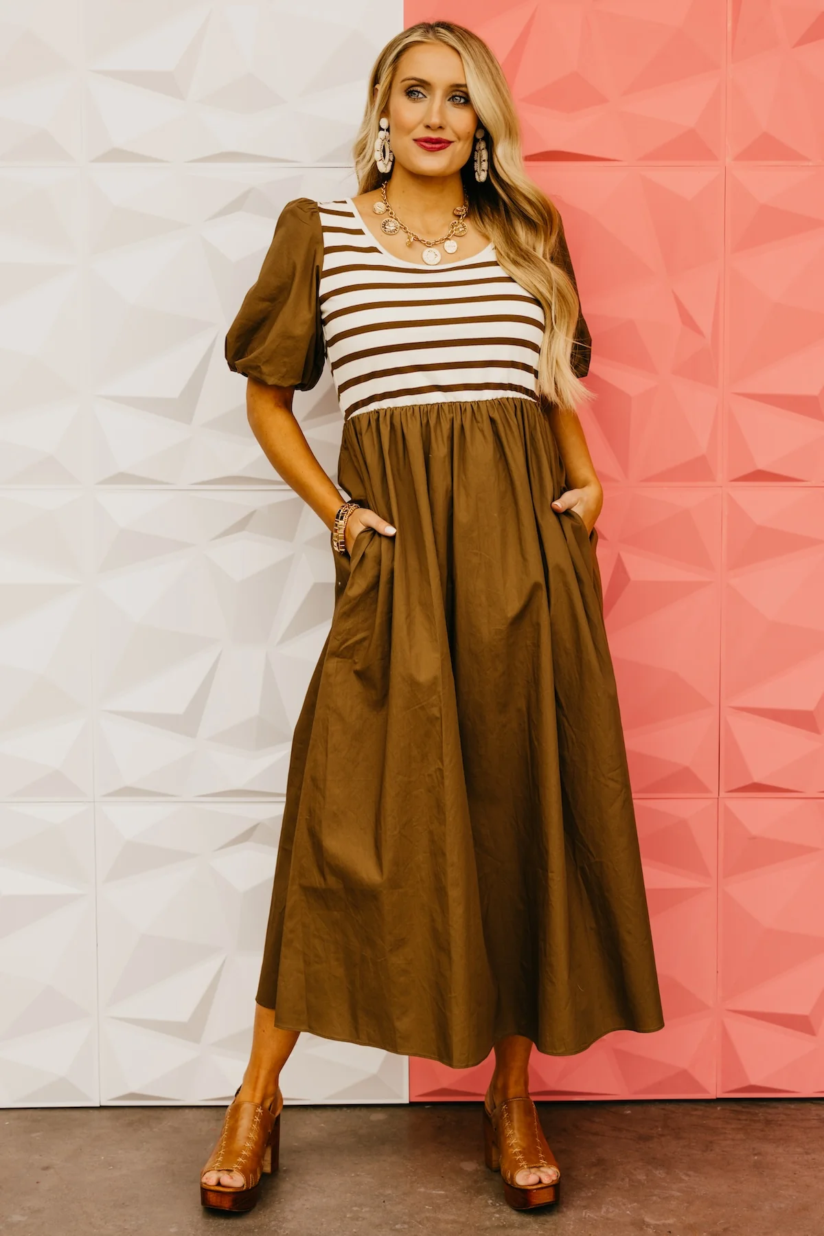 The Jayda Balloon Sleeve Midi Dress - Image 9