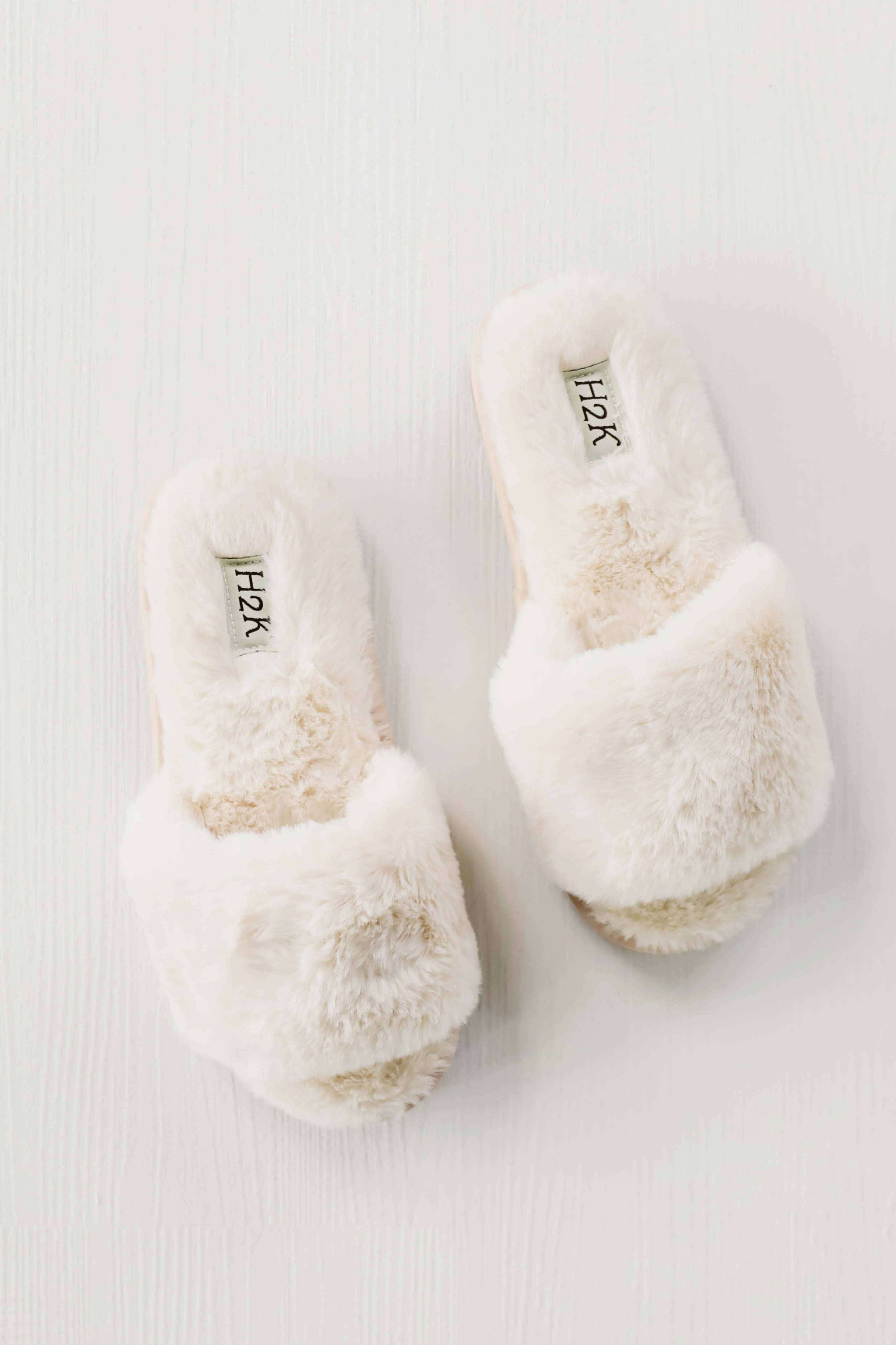 The Jennifer Cozy Slipper - White - Image 2