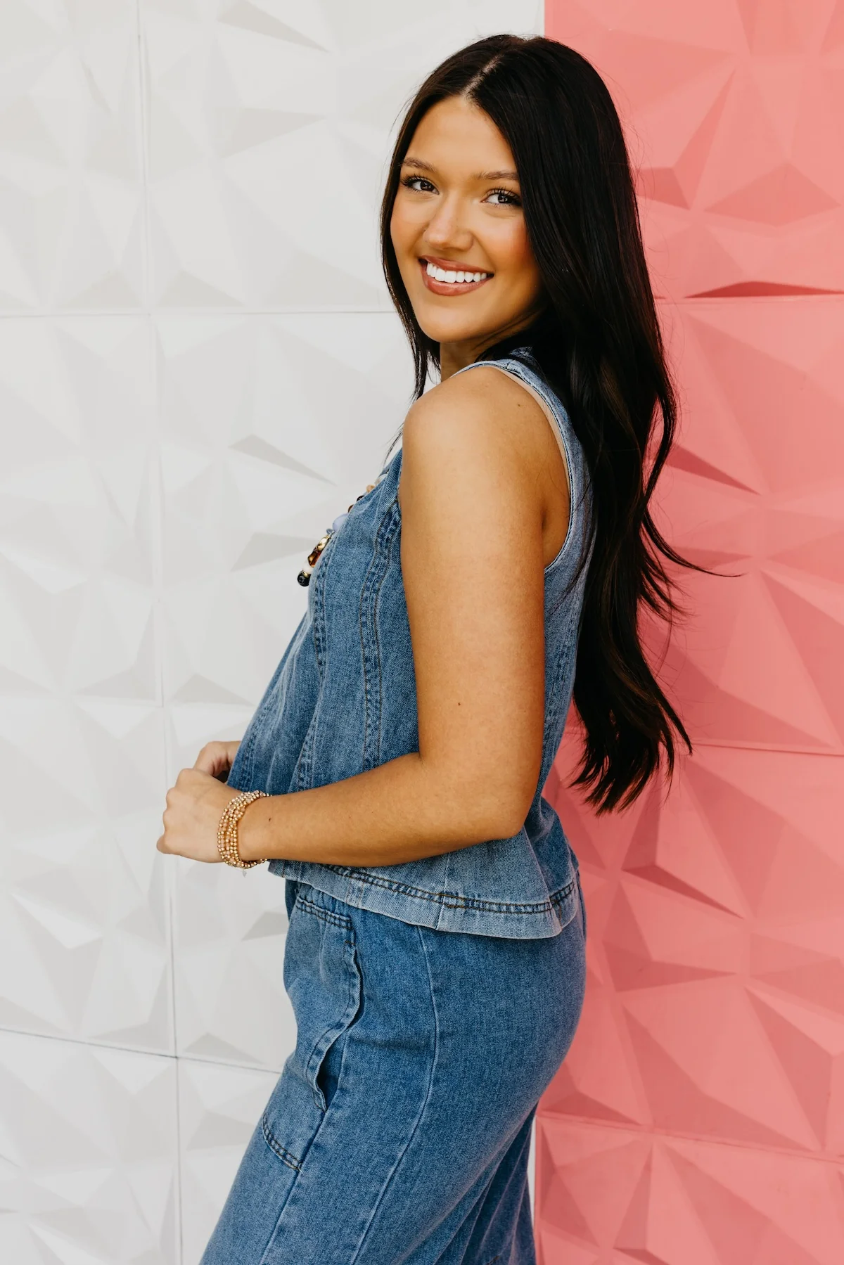 The Lexii Seam Detail Sleeveless Chambray Top - Image 8
