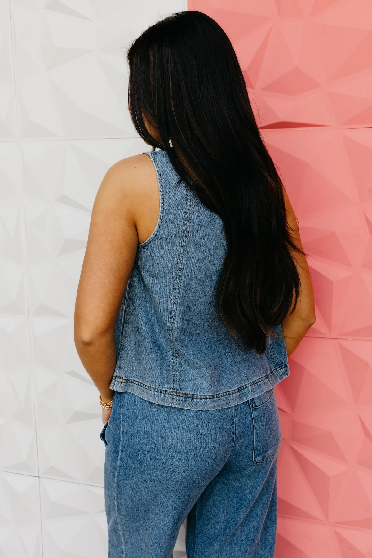 The Lexii Seam Detail Sleeveless Chambray Top - Image 9