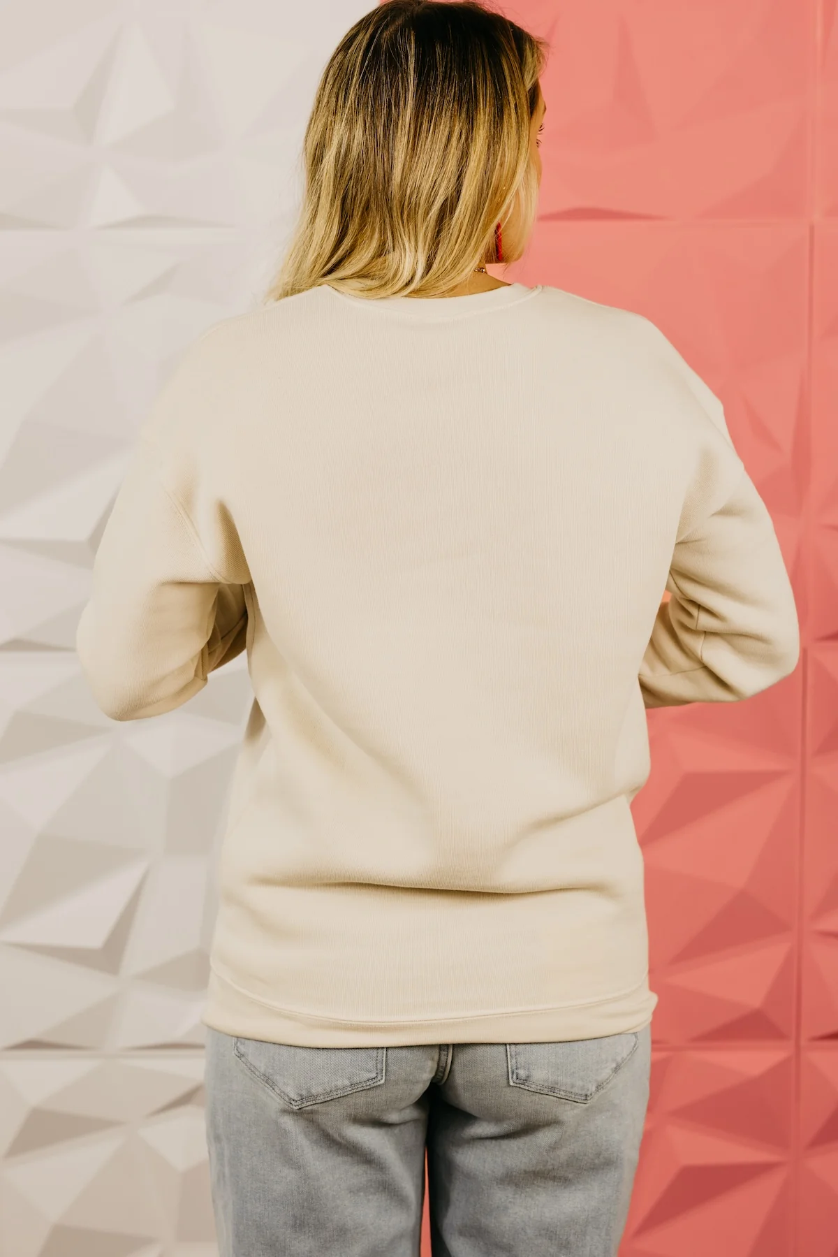 The Love Story Graphic Sweatshirt - Image 9