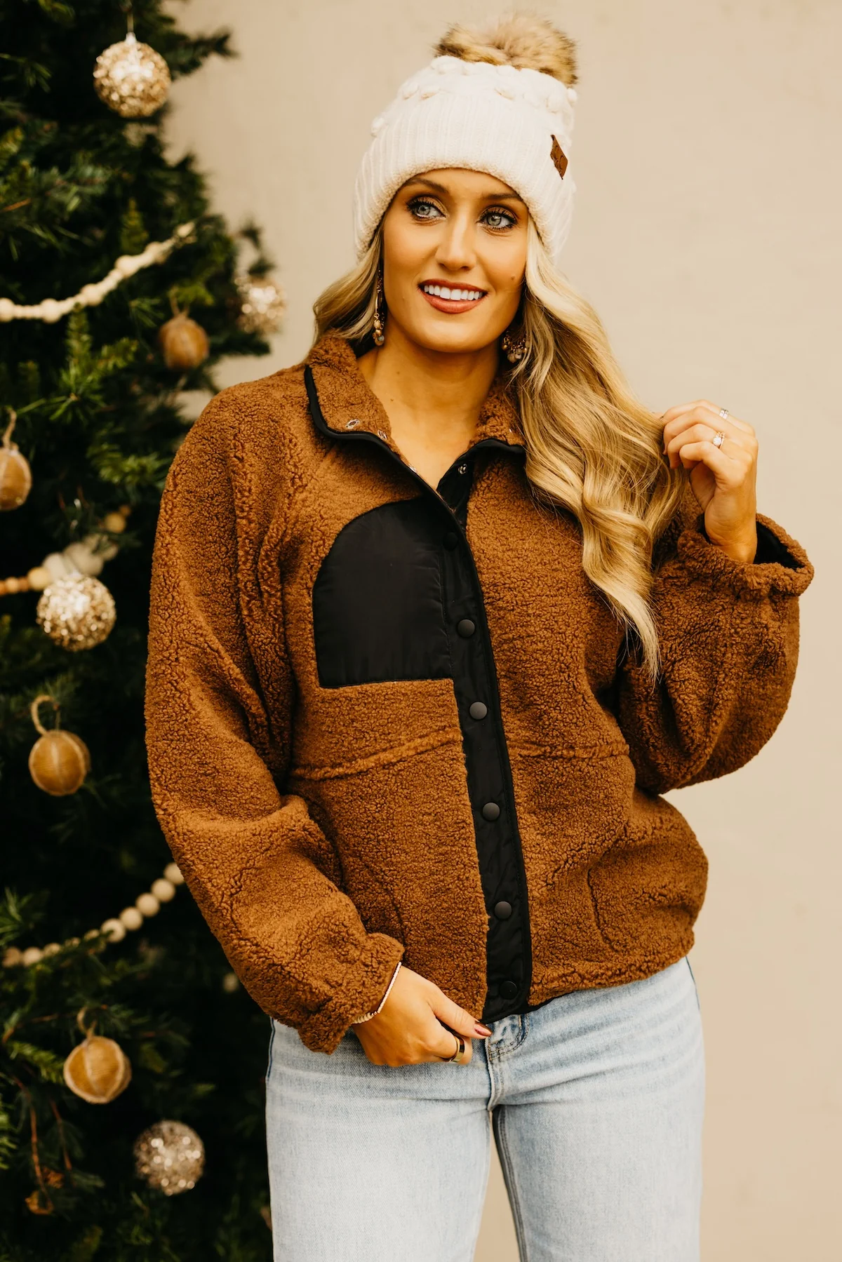 The Mackenzie Contrast Fleece Jacket - Image 10