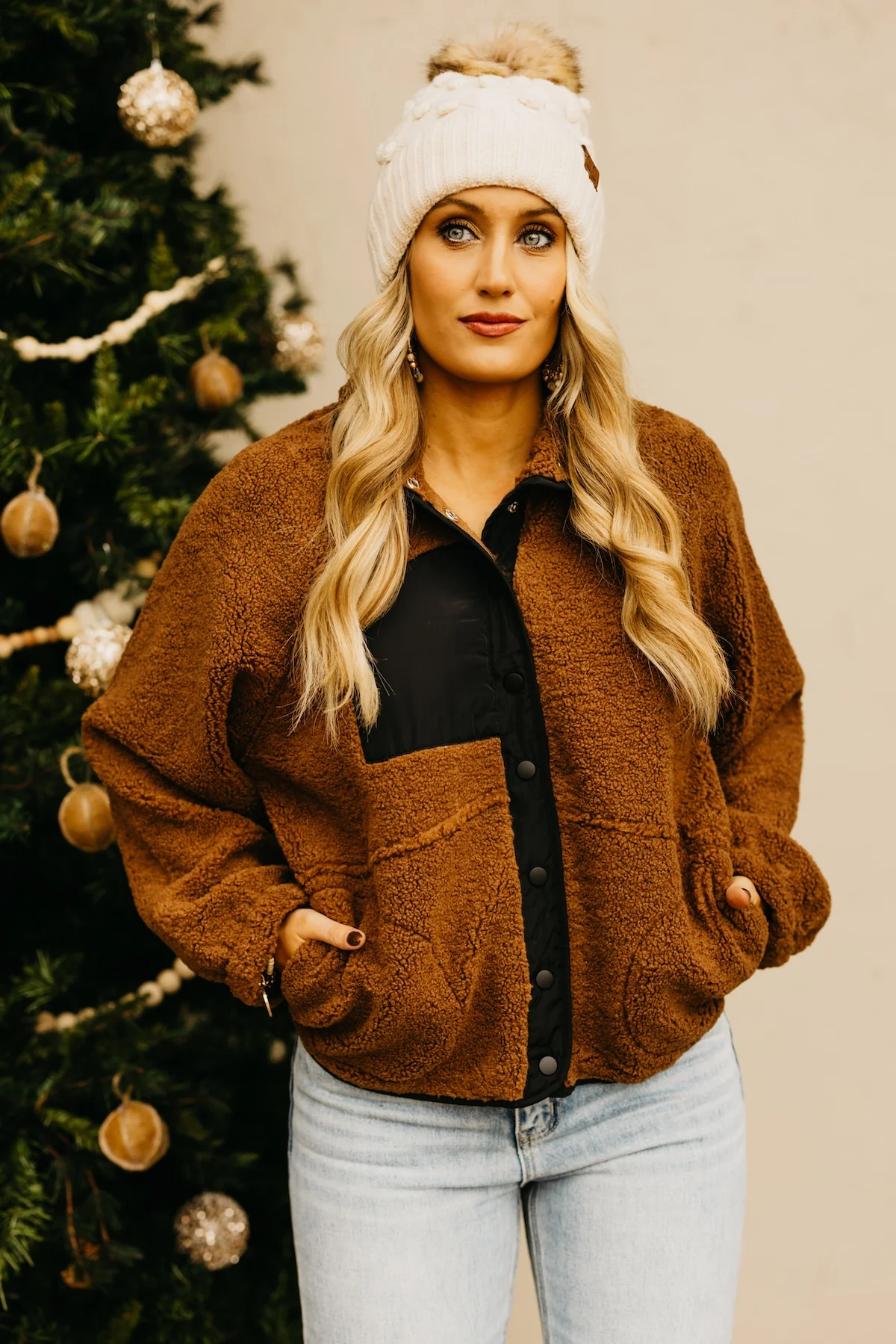 The Mackenzie Contrast Fleece Jacket - Image 6