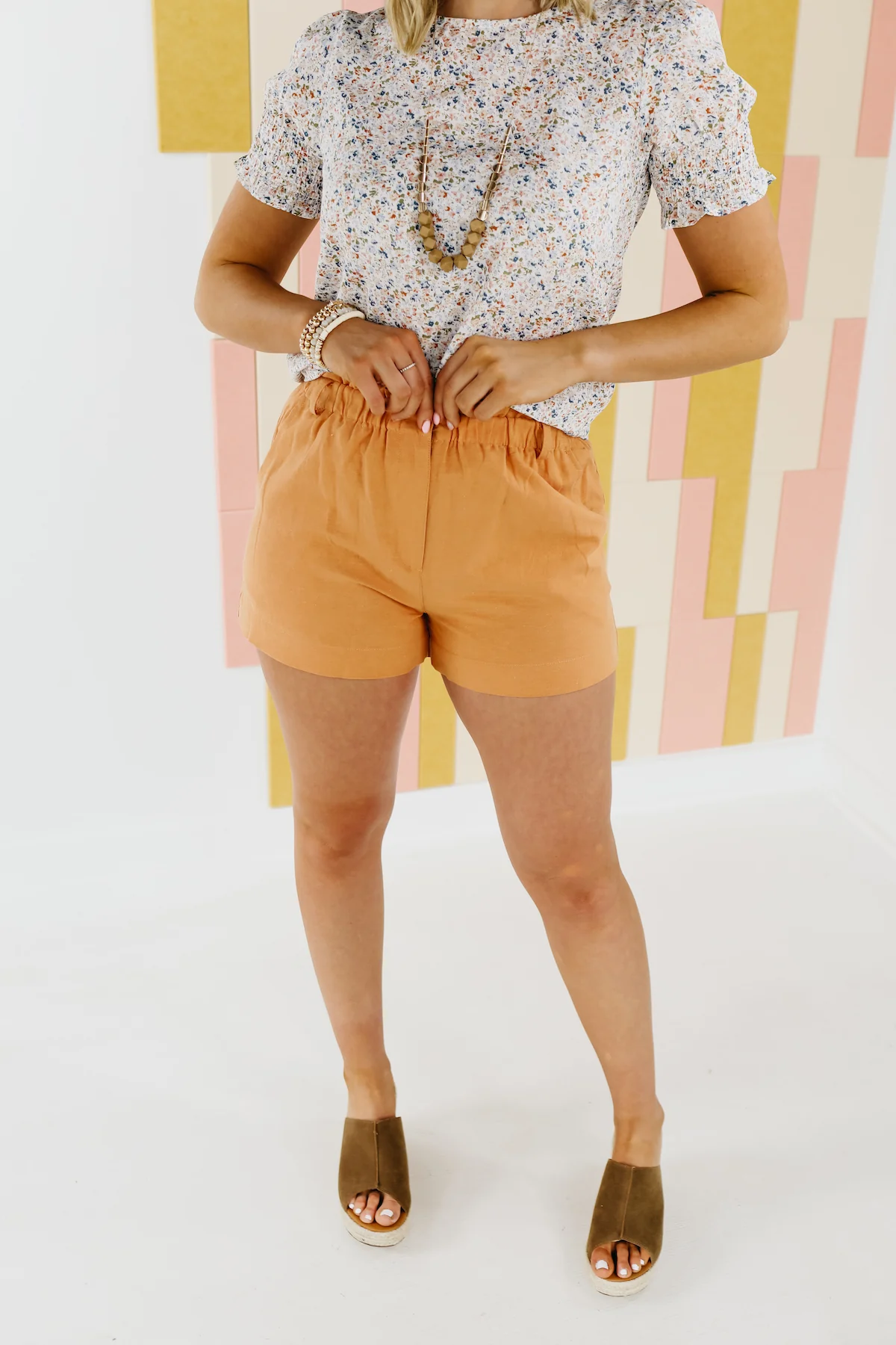 The Rylie Utility Linen Shorts - FINAL SALE - Image 4